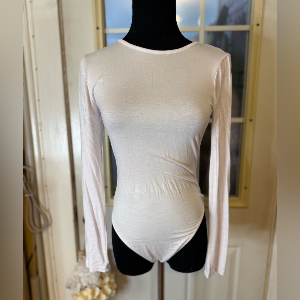 Missguided + Cream Long Sleeve Bodysuit